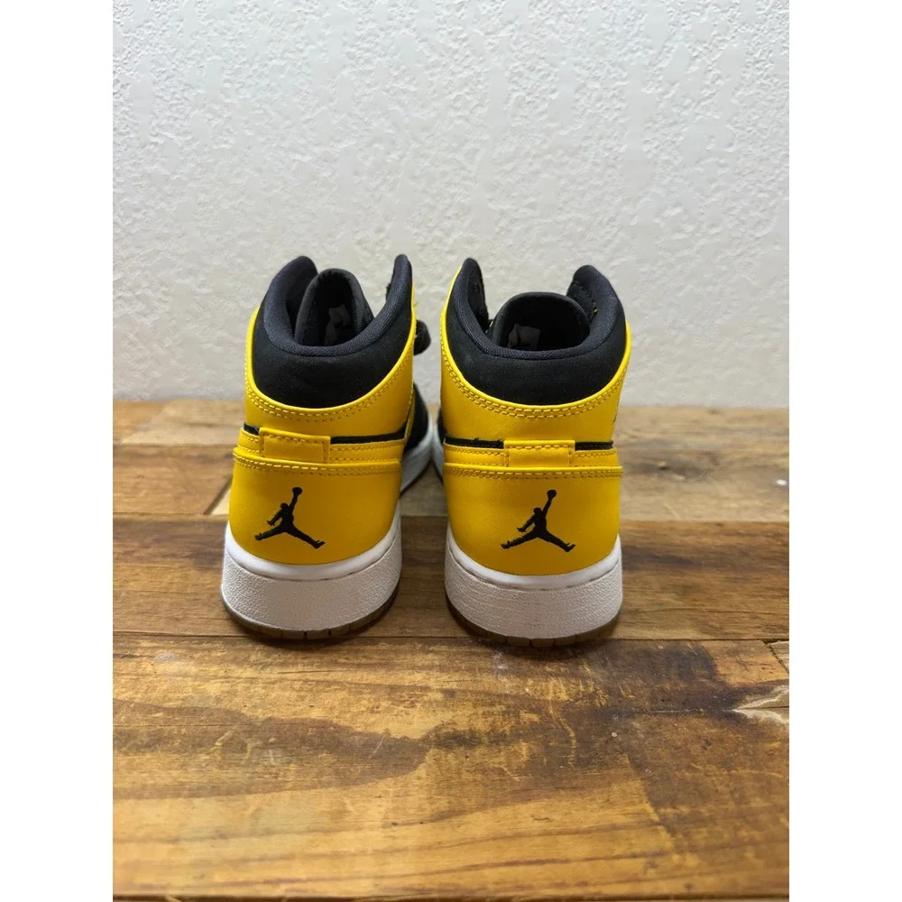 Jordan 1 Mid New Love 2017 Black Yellow Sneakers 554725-035 Mens 5Y Kids